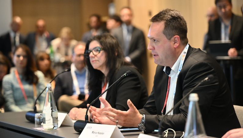 Manifesto - We bring experts and practitioners together